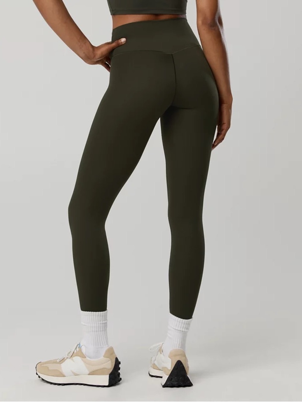 Aerie Offline High-Rise 7/8 Leggings in Deep Army Green